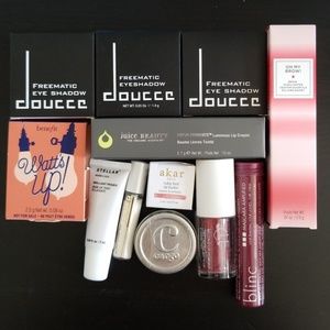 Makeup Sampler Box - 12 items
